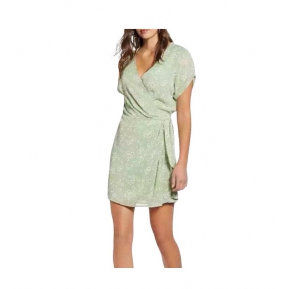 All in Favor Mini Wrap Dress Sage Green Floral Short Sleeve V Neck Size Small